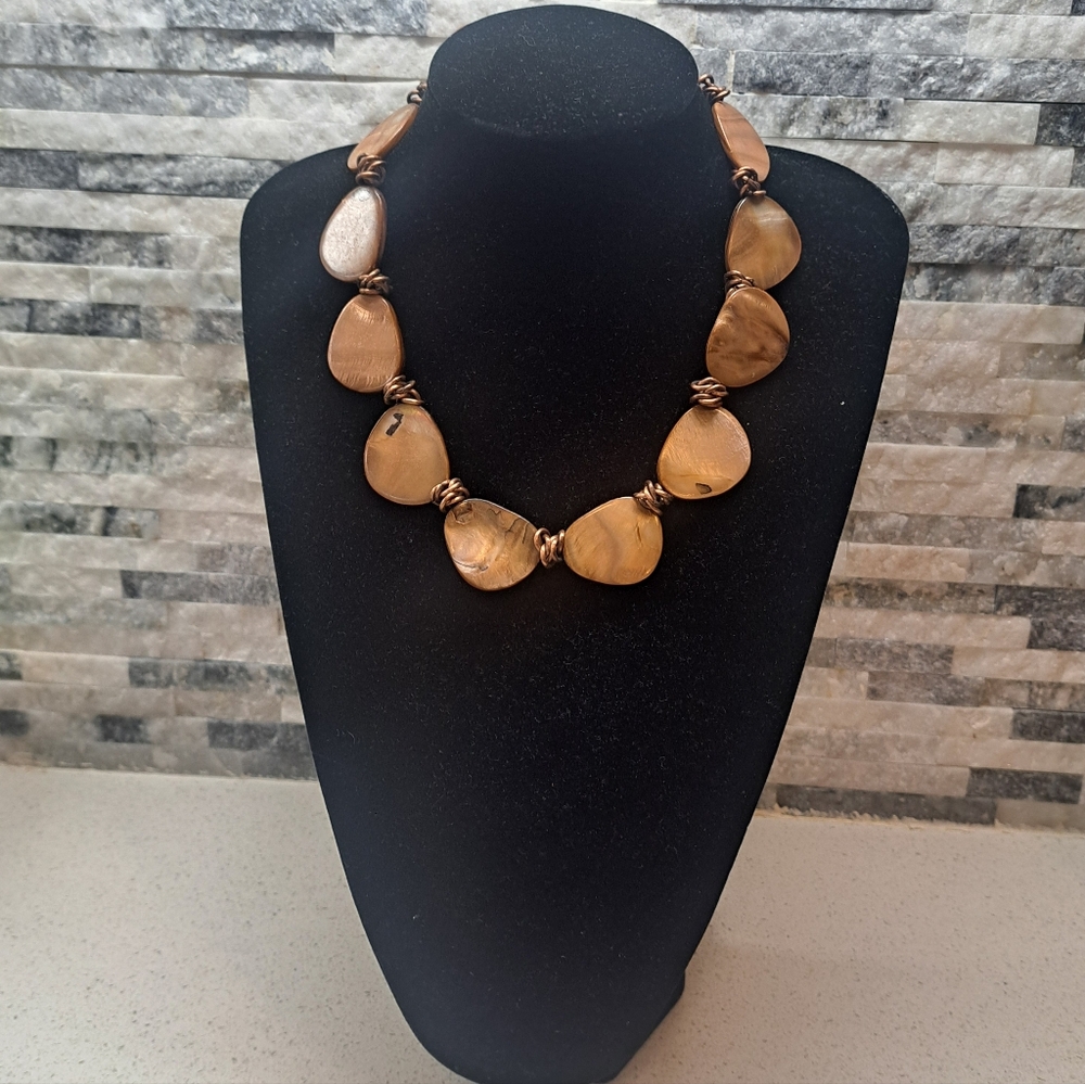 Elegant Brown Flat Stone Beaded Necklace Preowned 9"